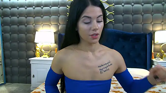 Snapshot of LeyaCass chatting on 12/02/25, 05:24 LeyaCass online show from 12/02/25, 05:24