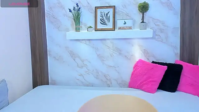 AmyBarton02 online show from 12/14/25, 06:12