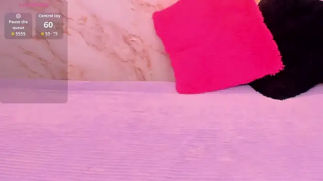 Snapshot of AmyBarton02 chatting on 02/20/26, 04:07 AmyBarton02 online show from 02/20/26, 04:07