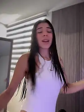 AmmyCollinsW online show from 02/18/25, 07:52