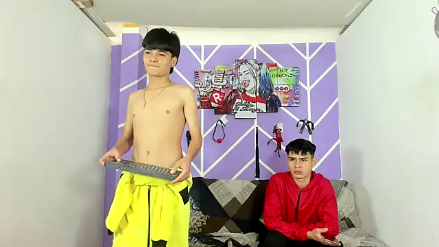 Snapshot of Fresahot2005 chatting on 12/01/24, 08:09 Fresahot2005 online show from 12/01/24, 08:09