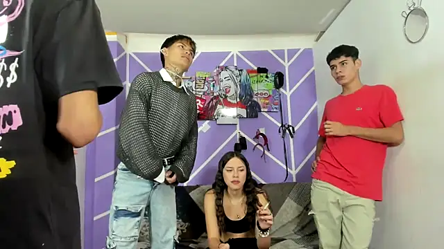 Snapshot of Fresahot2005 chatting on 12/11/24, 07:57 Fresahot2005 online show from 12/11/24, 07:57