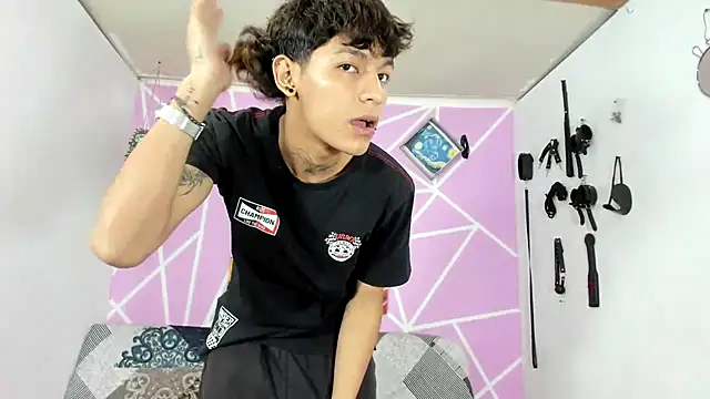 Snapshot of Fresahot2005 chatting on 01/30/25, 07:15 Fresahot2005 online show from 01/30/25, 07:15