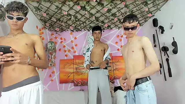 Snapshot of Fresahot2005 chatting on 03/10/25, 10:55 Fresahot2005 online show from 03/10/25, 10:55