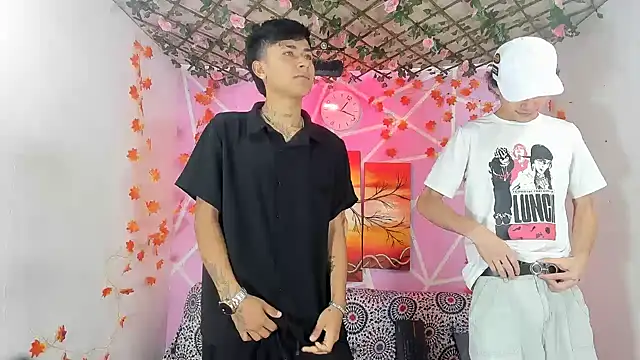 Snapshot of Fresahot2005 chatting on 11/23/25, 02:17 Fresahot2005 online show from 11/23/25, 02:17