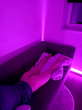 Snapshot of gostos__oo chatting on 10/06/25, 02:42 gostos oo online show from 10/06/25, 02:42