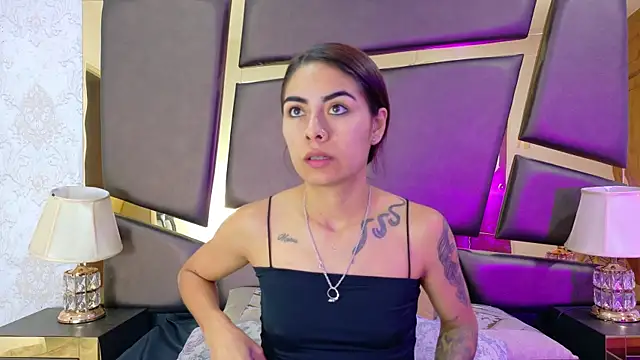 NicoleEsposito online show from 10/20/25, 01:33