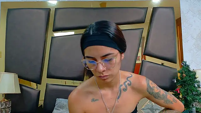 NicoleEsposito online show from 12/16/25, 12:43