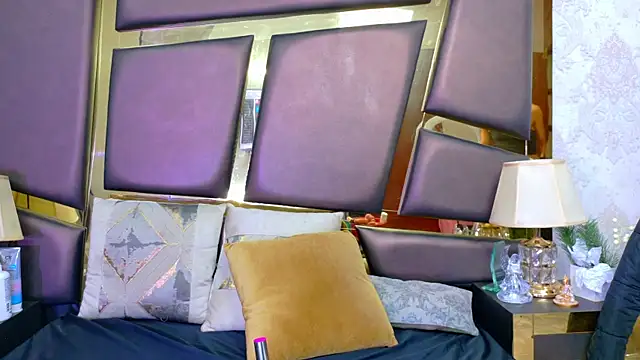 NicoleEsposito online show from 03/25/26, 12:33