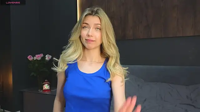 Snapshot of Rainaslater chatting on 12/11/24, 07:36 Rainaslater online show from 12/11/24, 07:36