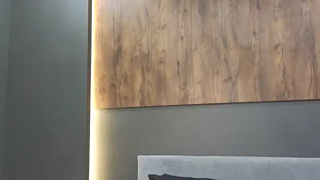 Snapshot of Rainaslater chatting on 12/18/24, 10:57 Rainaslater online show from 12/18/24, 10:57