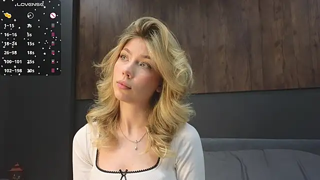 Snapshot of Rainaslater chatting on 01/07/25, 07:59 Rainaslater online show from 01/07/25, 07:59