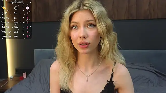 Snapshot of Rainaslater chatting on 02/21/25, 11:54 Rainaslater online show from 02/21/25, 11:54