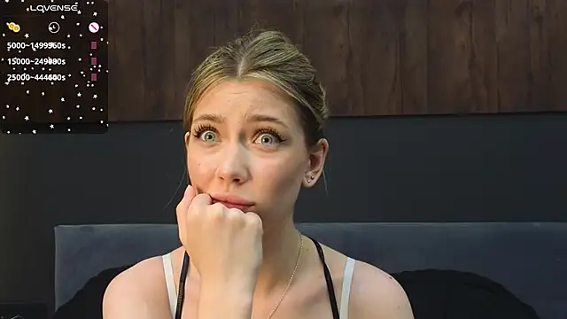 Snapshot of Rainaslater chatting on 03/01/25, 11:26 Rainaslater online show from 03/01/25, 11:26