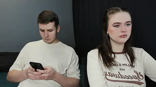 Snapshot of Pinku_kitsune chatting on 02/21/25, 03:01 Pinku kitsune online show from 02/21/25, 03:01