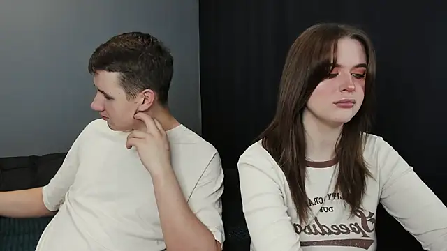 Snapshot of Pinku_kitsune chatting on 03/02/25, 04:28 Pinku kitsune online show from 03/02/25, 04:28