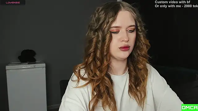 Snapshot of Pinku_kitsune chatting on 02/14/26, 08:00 Pinku kitsune online show from 02/14/26, 08:00