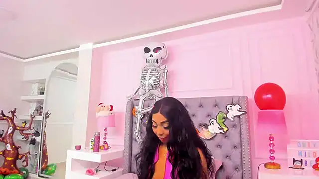 HaileeRoberts online show from 10/29/25, 12:29