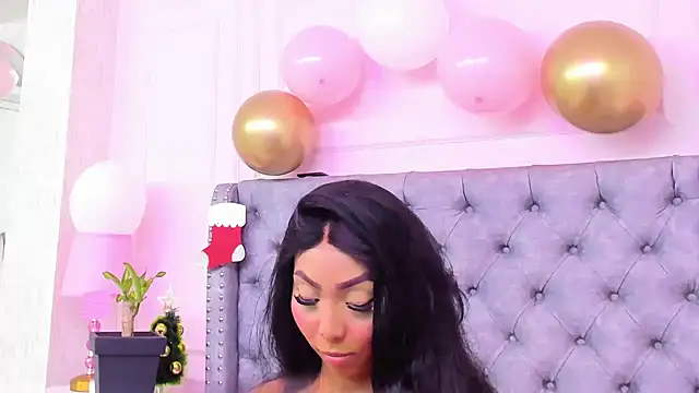 HaileeRoberts online show from 12/21/25, 01:07