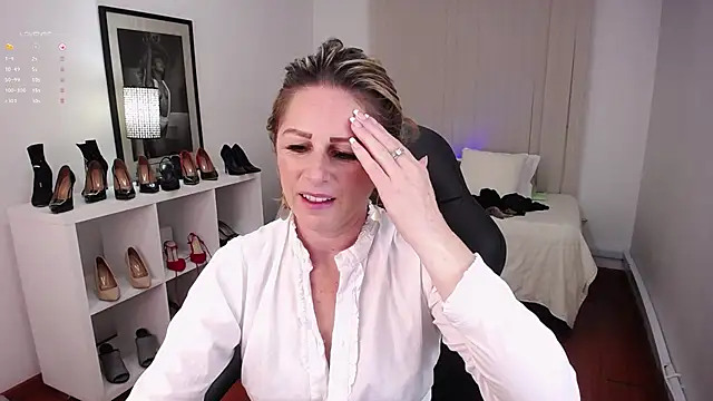 Snapshot of Victoria_collins_1 chatting on 12/31/24, 03:09 Victoria collins 1 online show from 12/31/24, 03:09