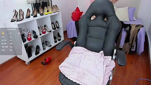 Snapshot of Victoria_collins_1 chatting on 01/29/25, 05:56 Victoria collins 1 online show from 01/29/25, 05:56