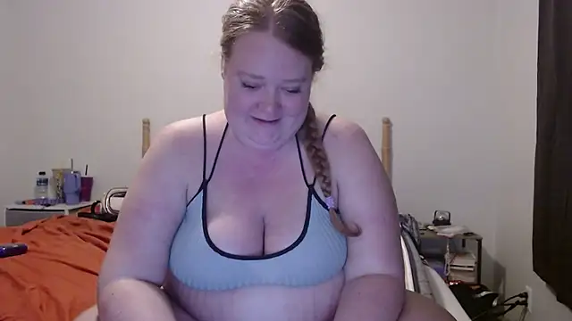 Snapshot of Sierra_bbyx chatting on 12/21/24, 01:15 Sierra bbyx online show from 12/21/24, 01:15