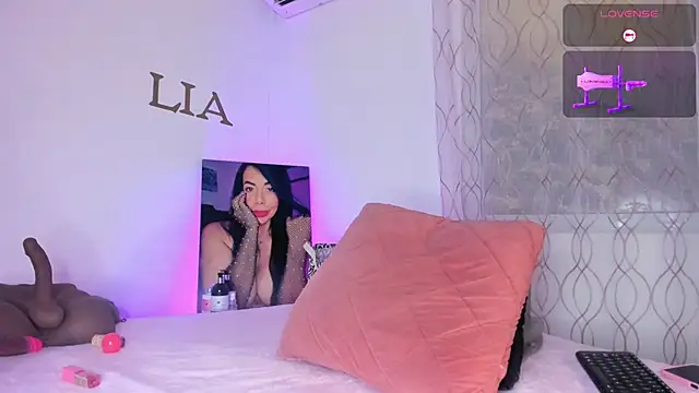 Lia johnsonn online show from 04/02/26, 12:03