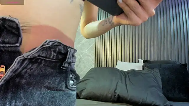 BambiiQueen online show from 12/30/24, 01:03