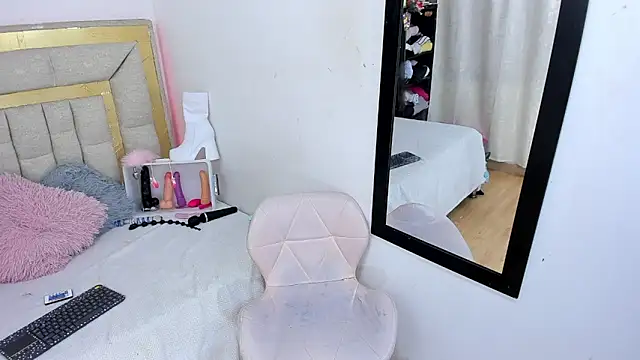 Snapshot of melody_bonnet chatting on 06/16/26, 03:09 melody bonnet online show from 06/16/26, 03:09