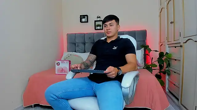 Cristopher strong online show from 01/21/25, 12:50