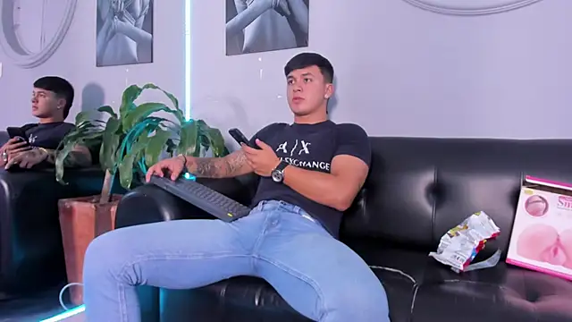 Cristopher strong online show from 03/07/25, 03:49