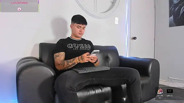 Cristopher strong online show from 03/10/26, 10:53