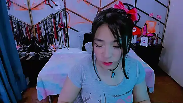 AlanaLuck online show from 10/21/25, 07:25