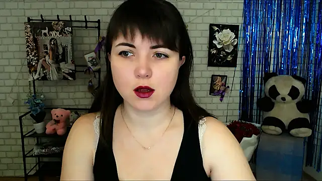 Snapshot of Darina_M_ chatting on 02/06/25, 05:46 Darina M online show from 02/06/25, 05:46