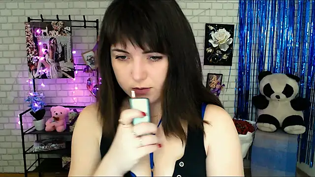 Snapshot of Darina_M_ chatting on 02/11/25, 05:37 Darina M online show from 02/11/25, 05:37