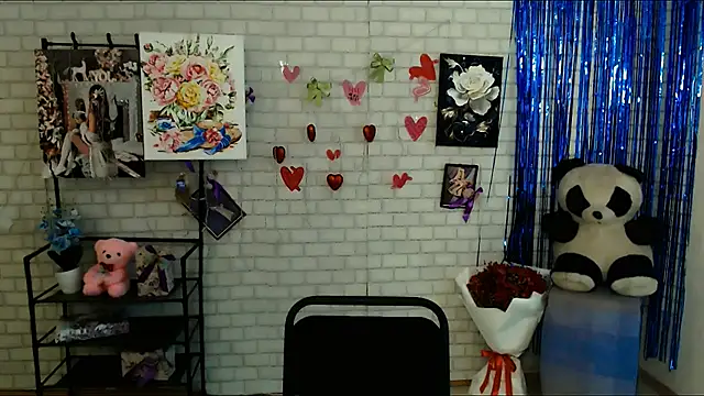 Snapshot of Darina_M_ chatting on 02/18/25, 08:38 Darina M online show from 02/18/25, 08:38