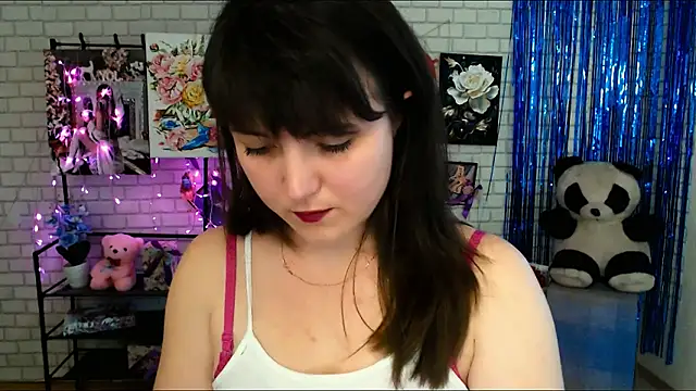 Snapshot of Darina_M_ chatting on 02/23/25, 08:49 Darina M online show from 02/23/25, 08:49