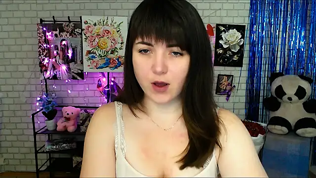 Snapshot of Darina_M_ chatting on 02/25/25, 05:19 Darina M online show from 02/25/25, 05:19