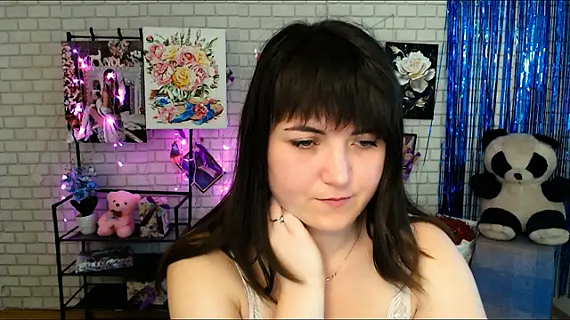 Snapshot of Darina_M_ chatting on 02/25/25, 08:25 Darina M online show from 02/25/25, 08:25