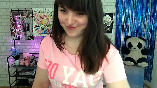 Snapshot of Darina_M_ chatting on 03/02/25, 08:38 Darina M online show from 03/02/25, 08:38