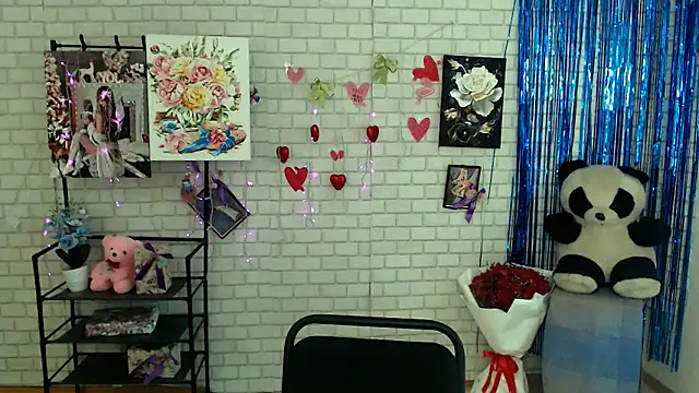 Snapshot of Darina_M_ chatting on 03/04/25, 08:35 Darina M online show from 03/04/25, 08:35