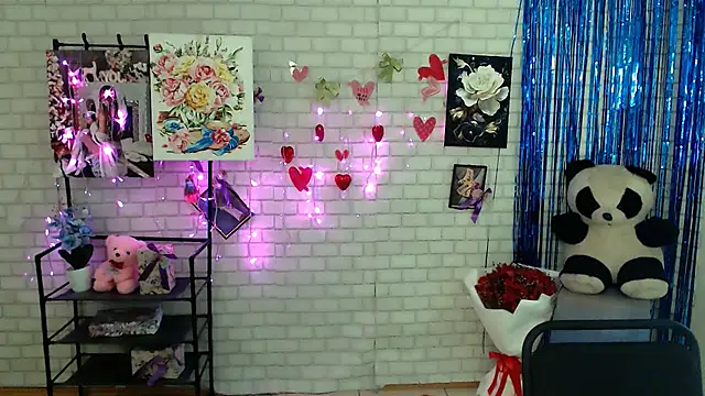 Snapshot of Darina_M_ chatting on 03/08/25, 08:55 Darina M online show from 03/08/25, 08:55