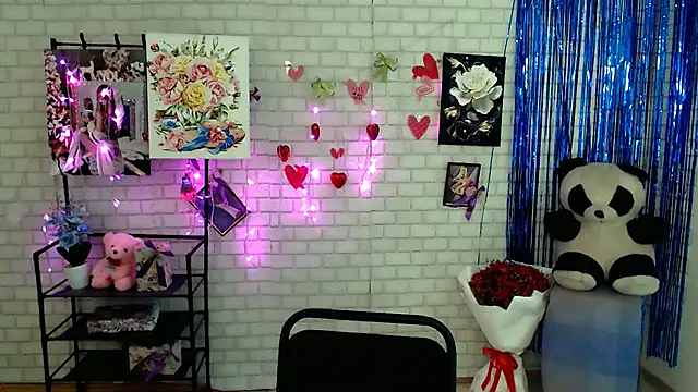 Snapshot of Darina_M_ chatting on 03/11/25, 08:30 Darina M online show from 03/11/25, 08:30