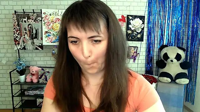 Snapshot of Darina_M_ chatting on 03/11/25, 12:17 Darina M online show from 03/11/25, 12:17