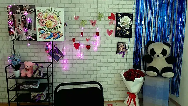 Snapshot of Darina_M_ chatting on 03/12/25, 11:20 Darina M online show from 03/12/25, 11:20