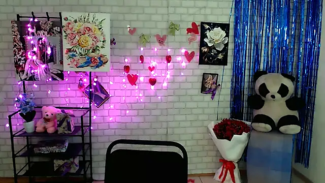 Snapshot of Darina_M_ chatting on 03/13/25, 08:37 Darina M online show from 03/13/25, 08:37