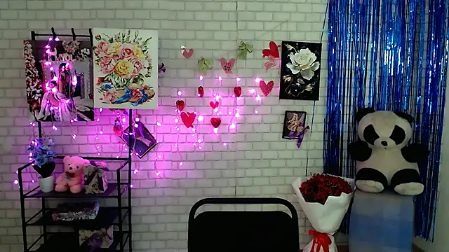 Snapshot of Darina_M_ chatting on 03/18/25, 08:36 Darina M online show from 03/18/25, 08:36