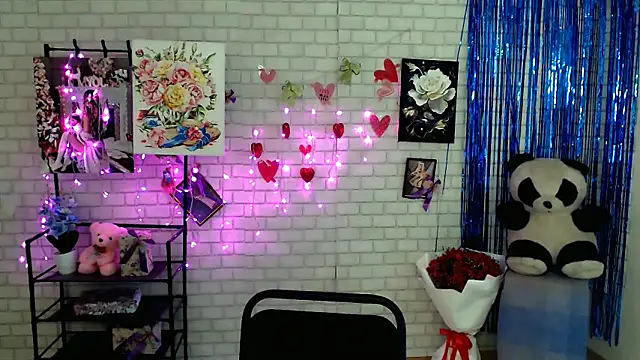 Snapshot of Darina_M_ chatting on 03/19/25, 08:45 Darina M online show from 03/19/25, 08:45