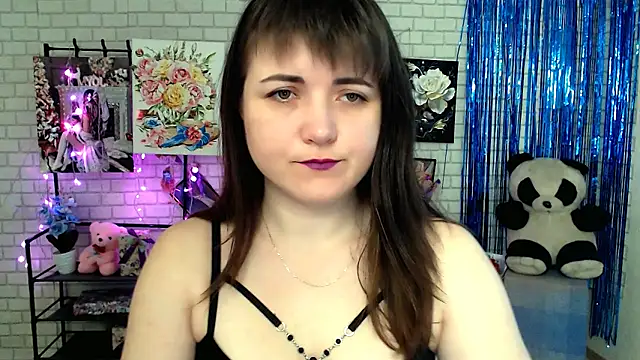 Snapshot of Darina_M_ chatting on 03/20/25, 05:24 Darina M online show from 03/20/25, 05:24