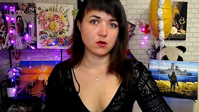 Snapshot of Darina_M_ chatting on 09/11/25, 04:34 Darina M online show from 09/11/25, 04:34